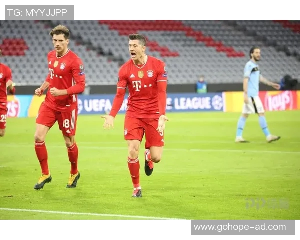 莱万重返安联球场遭拜仁球迷嘘声四起质疑其忘恩负义行为