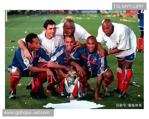 2000年欧洲杯决赛精彩回顾与历史意义分析